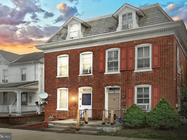 129 S Pleasant St, Hanover, PA 17331