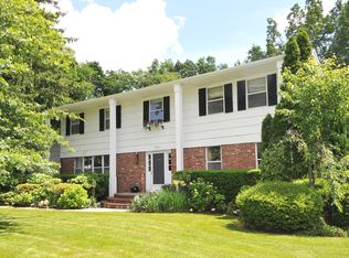173 Country Club Rd, Pelham, NY 10803