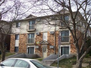 433 S Johnson St, Iowa City, IA 52240