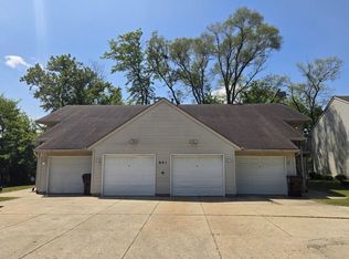 951 Minns Dr APT 2, Machesney Park, IL 61115