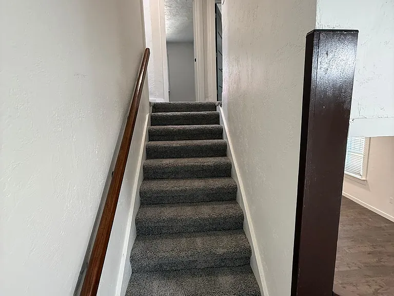317 E Duffy St — Photo 13
