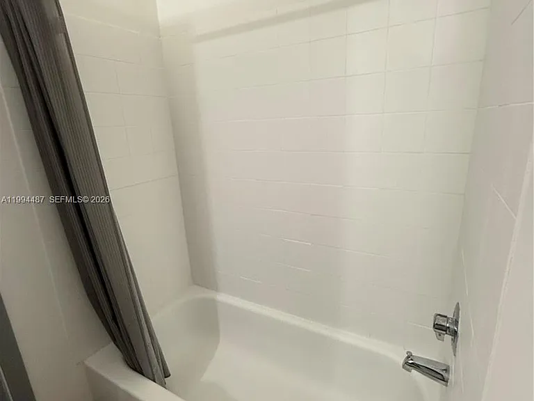 1320 Drexel Ave #302 — Photo 15