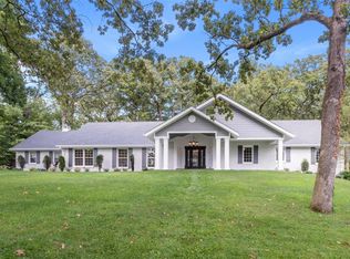 2 Oak Park Ct, Saint Louis, MO 63141