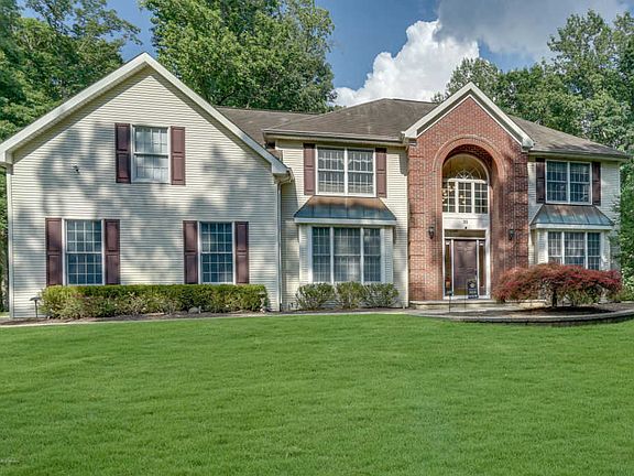 2nd image of 35 Cheryl Ln
