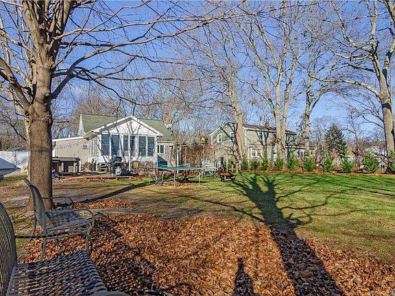 5th image of 546 Beaver Ln