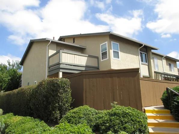 10267 Princess Sarit Way, Santee, CA 92071