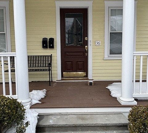 Welcome Home to Central Greenwich!