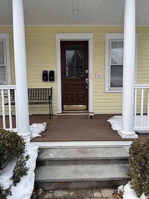 Welcome Home to Central Greenwich!