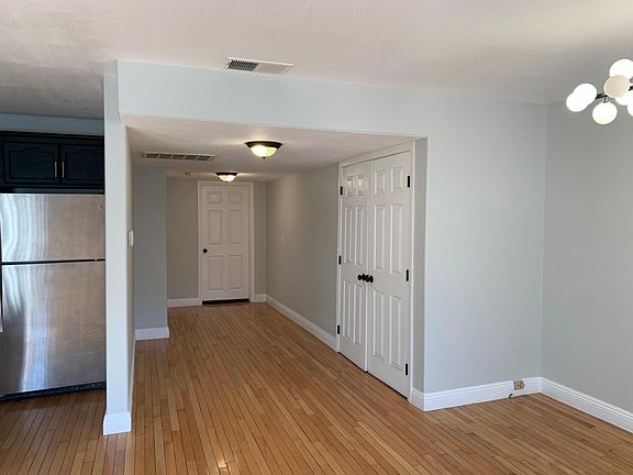 5th image of 1156 Miller Ave