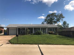 4444 Candleglow Dr, Saint Louis, MO 63129