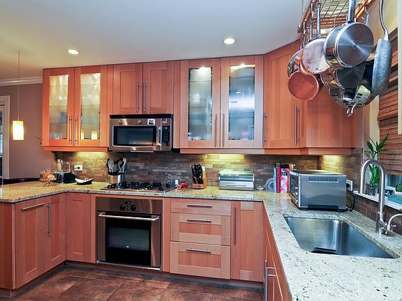 4th image of 615 Glen Ave