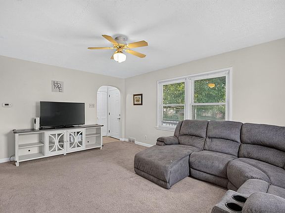 4th image of 1431 Carroll Ave
