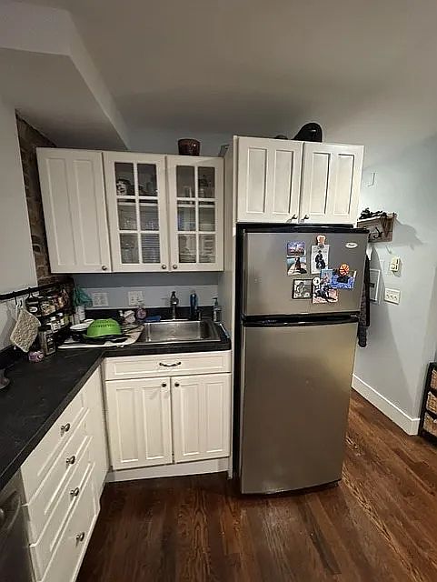 1st image of 32 Grove St APT 9