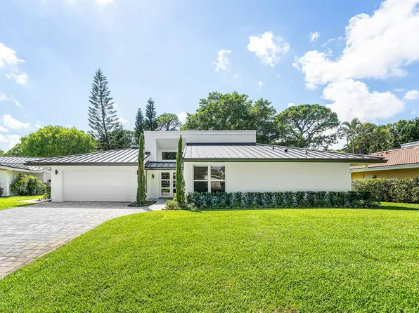 654 Lakewoode Cir W, Delray Beach, FL 33445