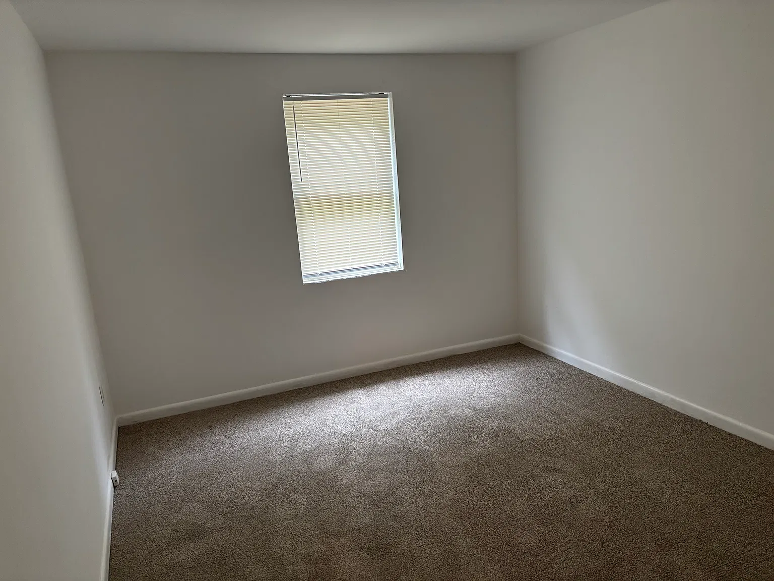 2 bed, $1,400 — Photo 4