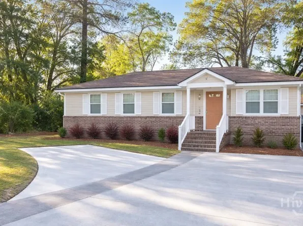 2344 & 2344 1/2 Camelia Court, Savannah, GA 31404