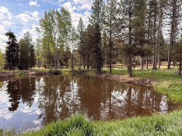2 Timber Haven Pl, Cascade, ID 83611