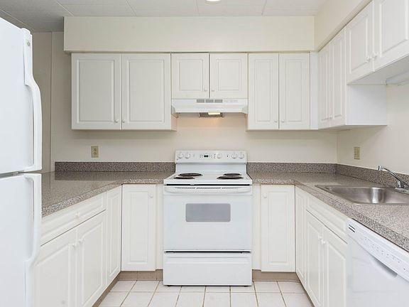 2nd image of 2405 Whitney Ave #105