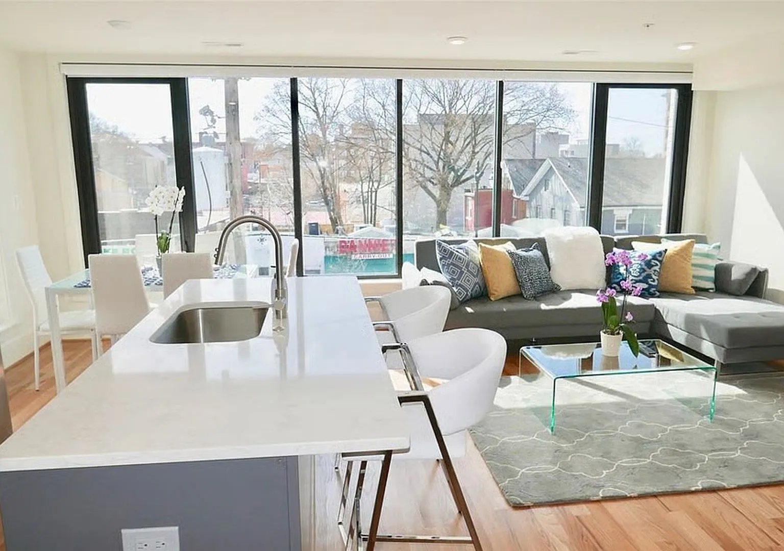 Updated 2Bedroom/2Bath - Located in Petworth DC! Easy access to Metro, dining and shopping options! — Photo 2