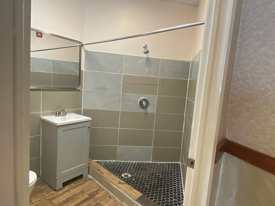 1st image of 2556 Kensington Ave #1A