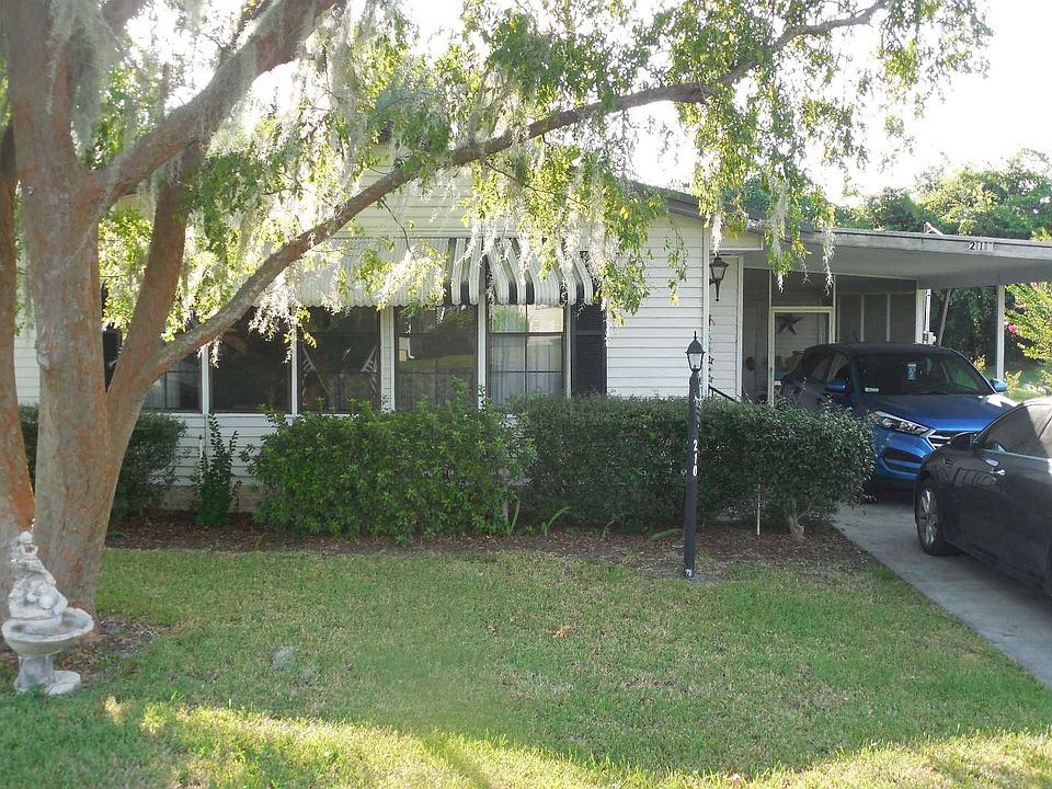 1st image of 210 SE Pearl Ter