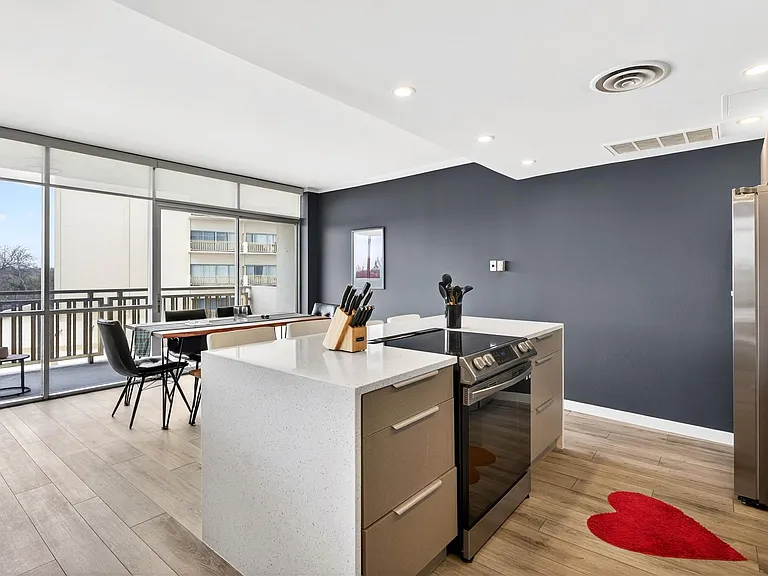 6211 W Northwest Hwy #400 — Photo 12