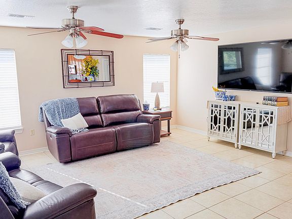 2nd image of 4004 Samoa Rd