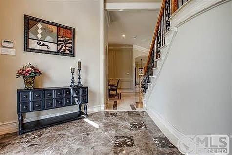 3rd image of 610 Stowe Ln