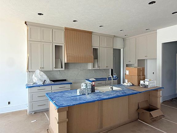 5th image of 10207 S 191st St