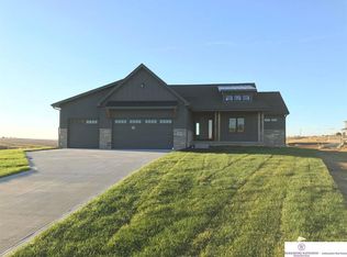610 N 11th Cir, Springfield, NE 68059