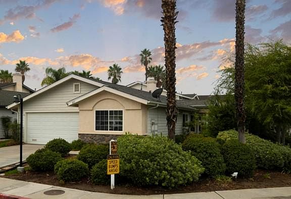 2nd image of 811 Mimosa Creek Ln