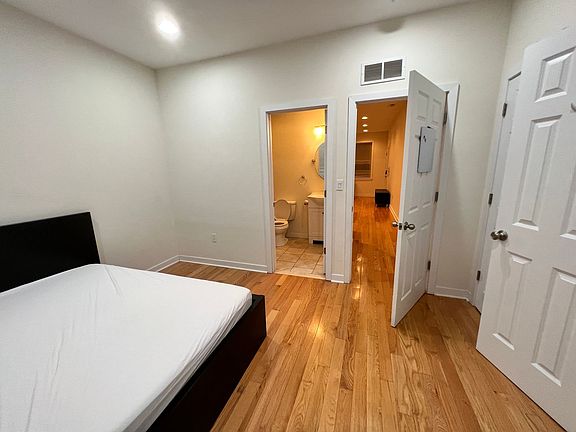 3rd image of 530 N 36th St