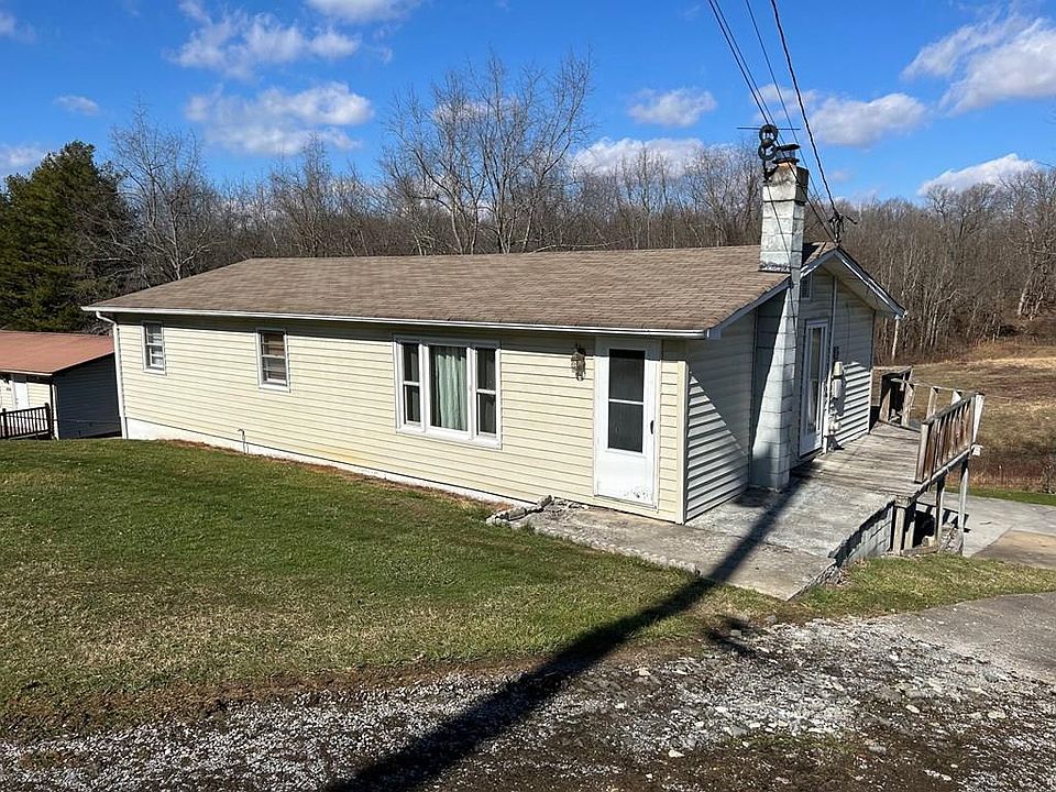 1st image of 21095 Lynn St