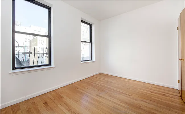 Rented by R New York | media 7