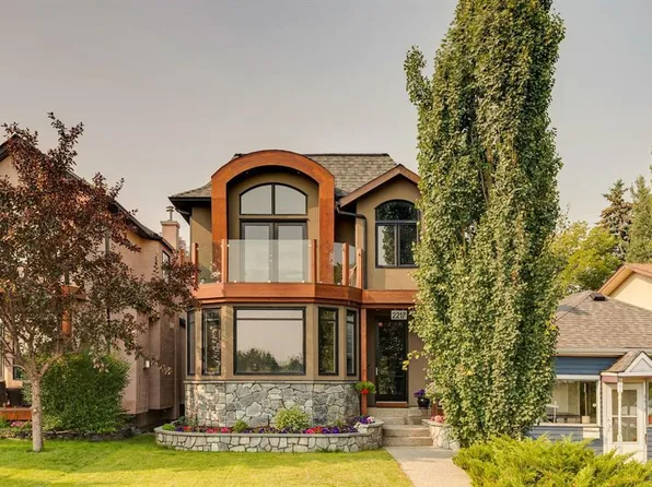 2217 N 8th Ave SE, Calgary, AB T2G 0P2