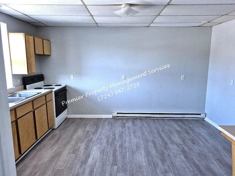 542 Midland Ave #B — Photo 8