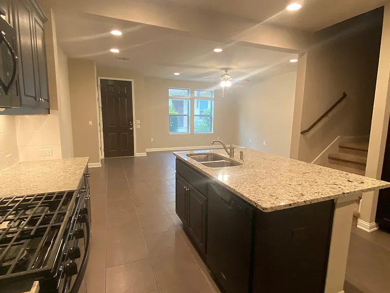13800 Lyndhurst St #332 — Photo 6
