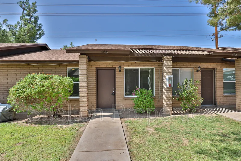 2 bed, 1.0 bath, 825 sqft, $1,300 — Photo 3