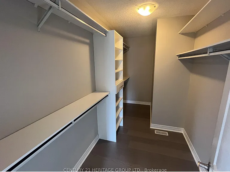 860 Elvidge Trl — Photo 29