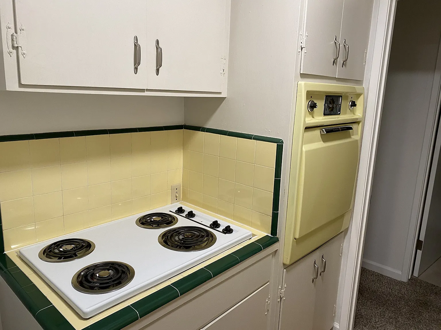 205 Avery Ln - 6 — Photo 1