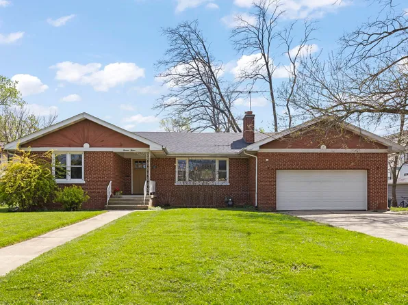 1412 Avery Ave, Wheaton, IL 60187