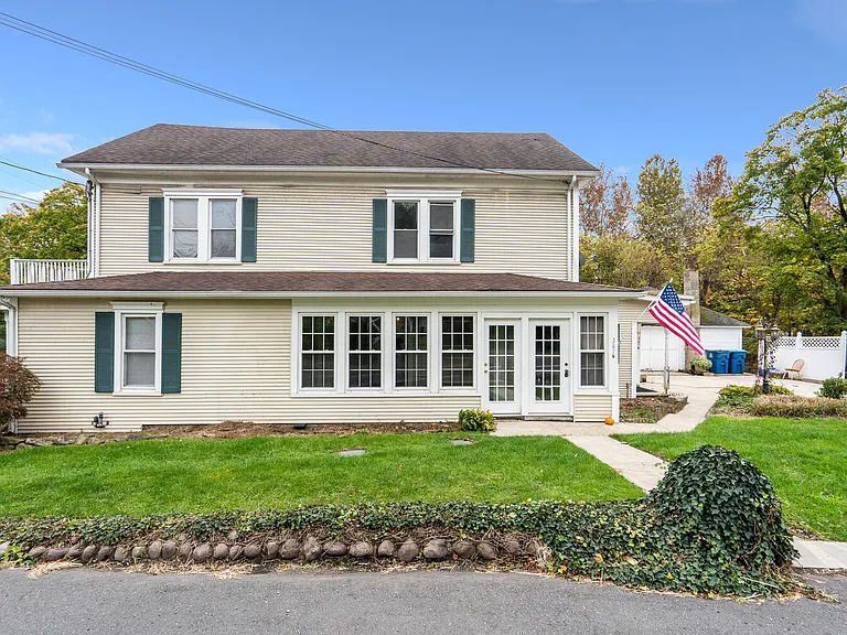 387 Pittstown Rd #1 — Photo 1