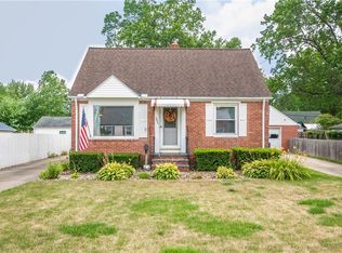 545 Cambridge Ave, Elyria, OH 44035