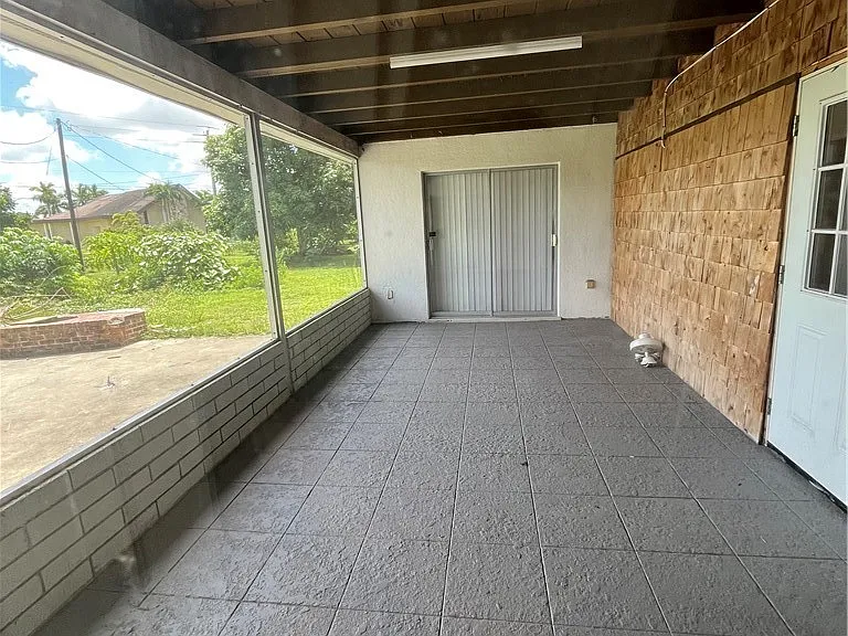 2031 Maravilla Cir — Photo 25