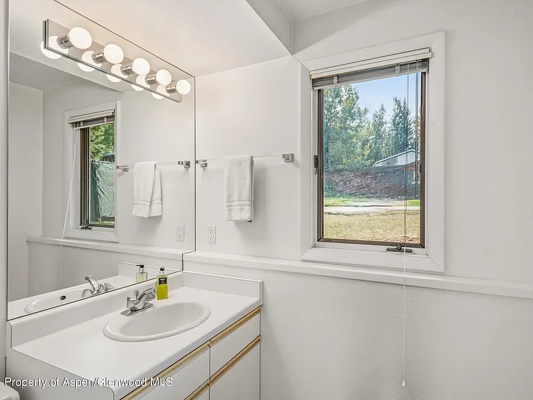 1275 Snowbunny Ln #2-2-2 — Photo 36