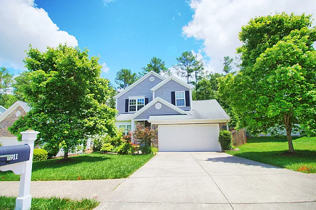 1911 Cedar Grove Dr — Photo 1