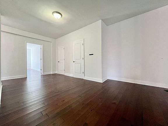 4th image of 500 Ocean Ave #J
