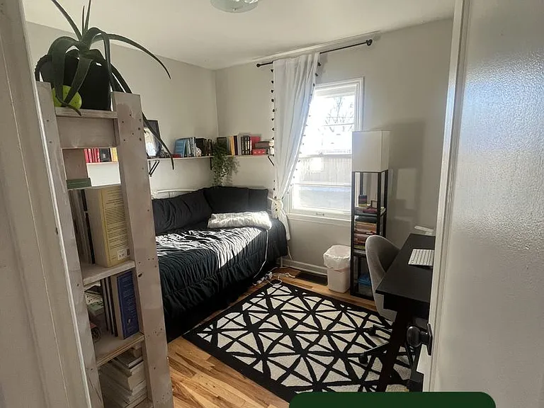 1233 E La Salle St — Photo 9