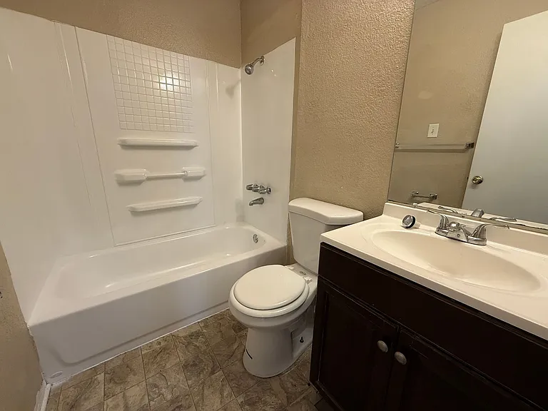 1708 Benttree Dr — Photo 11