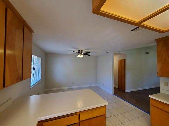 5th image of 406 Figueroa St